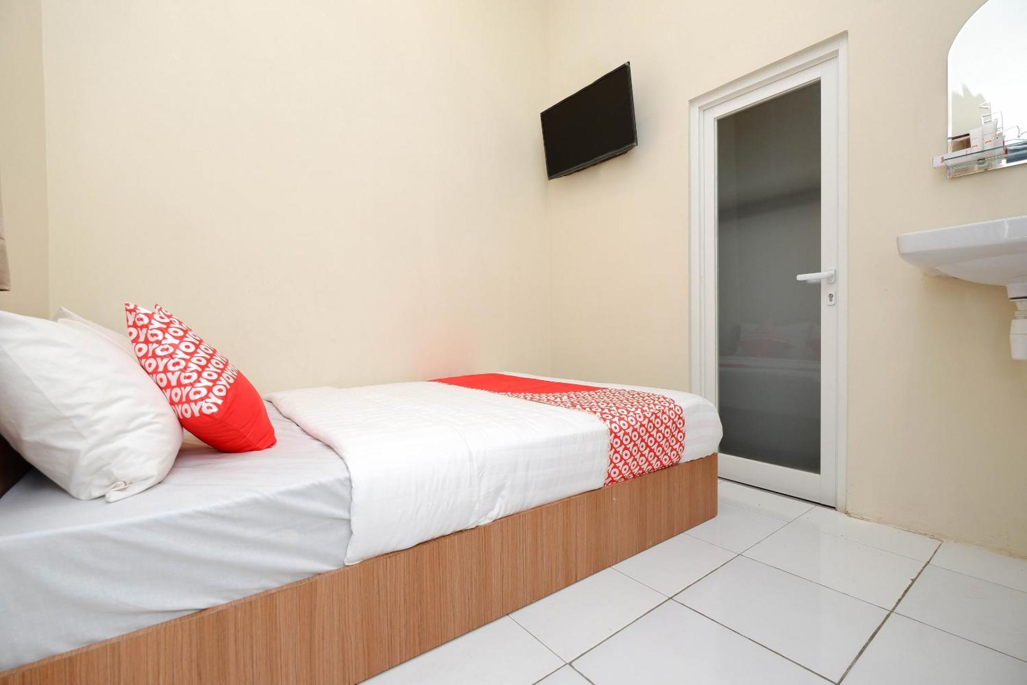 OYO 1250 Unta Residence Semarang Exterior foto