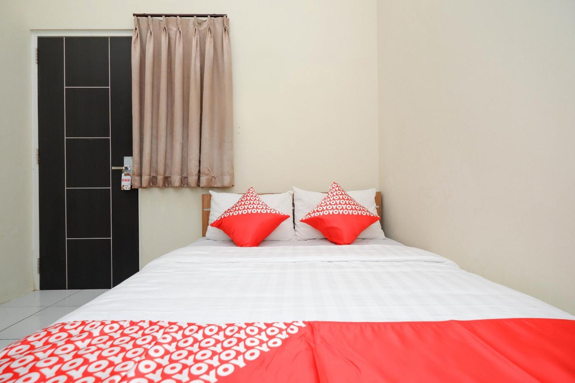 OYO 1250 Unta Residence Semarang Exterior foto