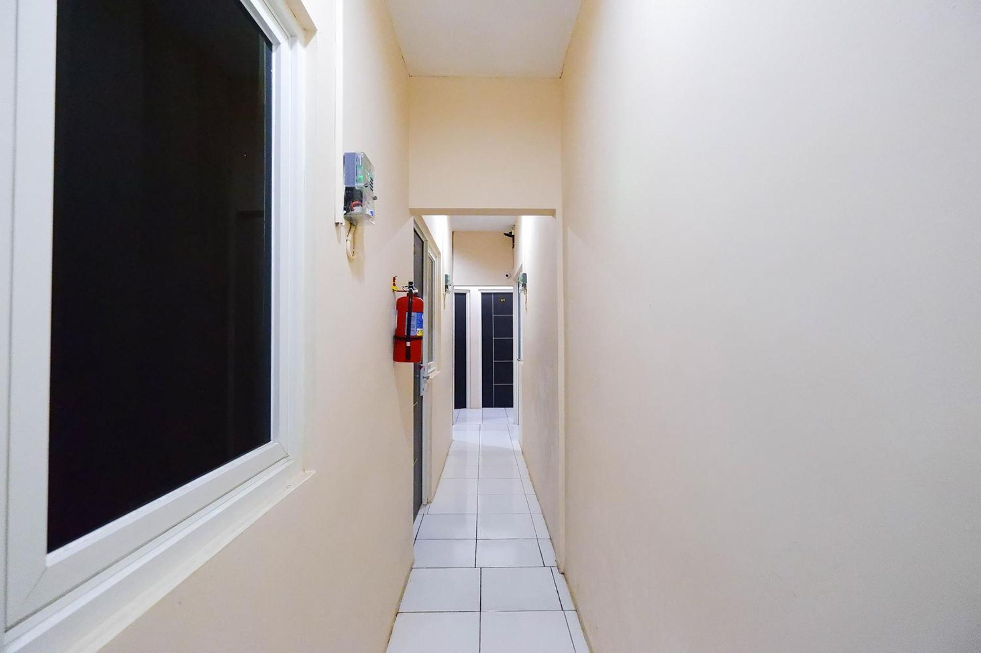OYO 1250 Unta Residence Semarang Exterior foto