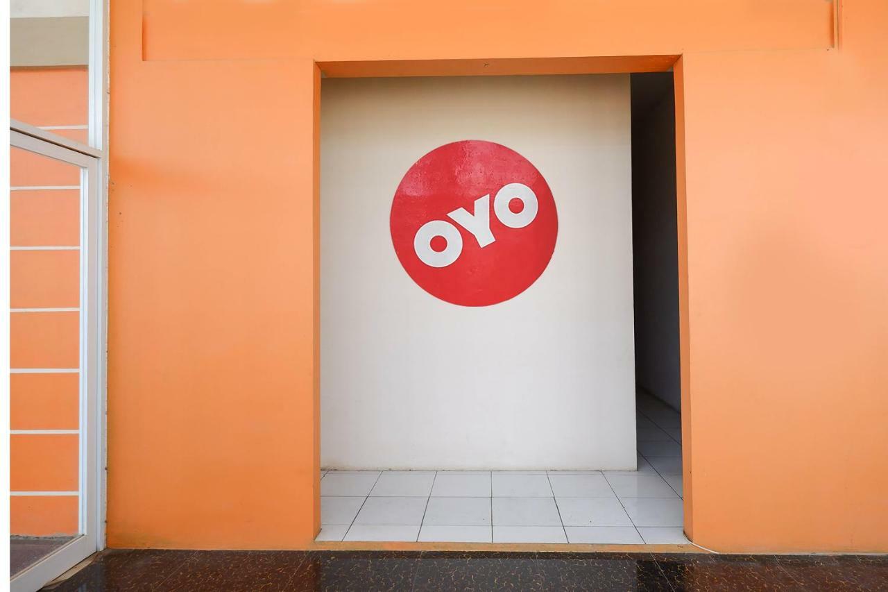 OYO 1250 Unta Residence Semarang Exterior foto